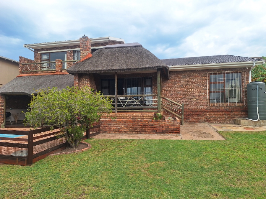 3 Bedroom Property for Sale in Wavecrest Eastern Cape